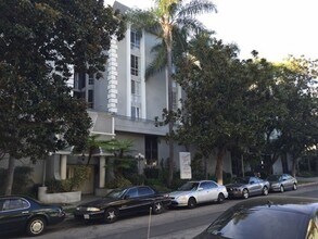 Building Photo - Excellent Value and Clean Apartment