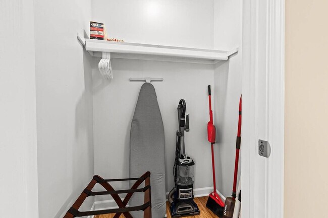 Building Photo - 18340 Mesle St