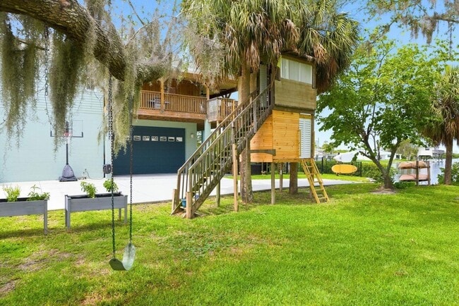 Building Photo - 6731 Arroyo Dr