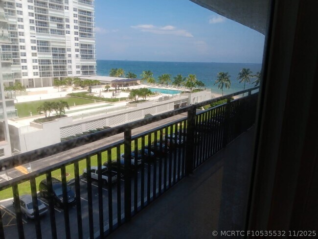 Building Photo - 4280 Galt Ocean Dr