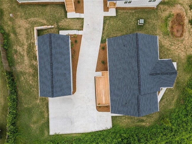 Building Photo - 129 Hilltop Dr SW