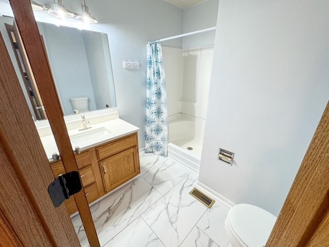 Building Photo - 1327 E 21st Ter