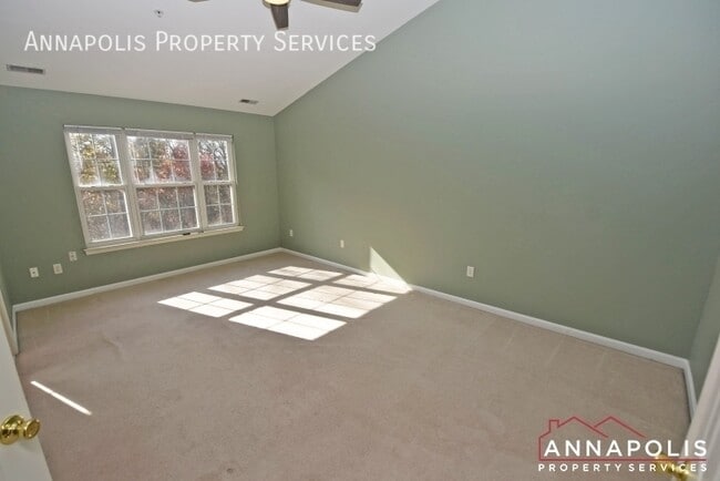 Building Photo - 2530 Running Wolf Trl