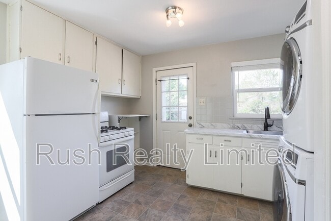 Building Photo - 1815 S Knox Ct