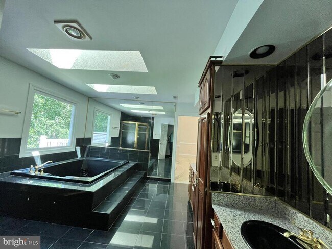 Building Photo - 7808 Hill House Ct