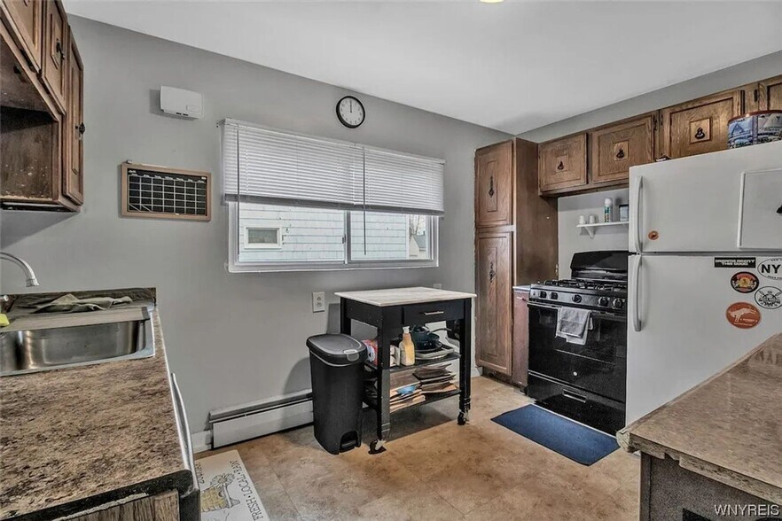 Building Photo - 11 Kaufman Dr