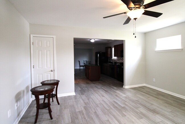 Building Photo - 1840 Polaris Dr