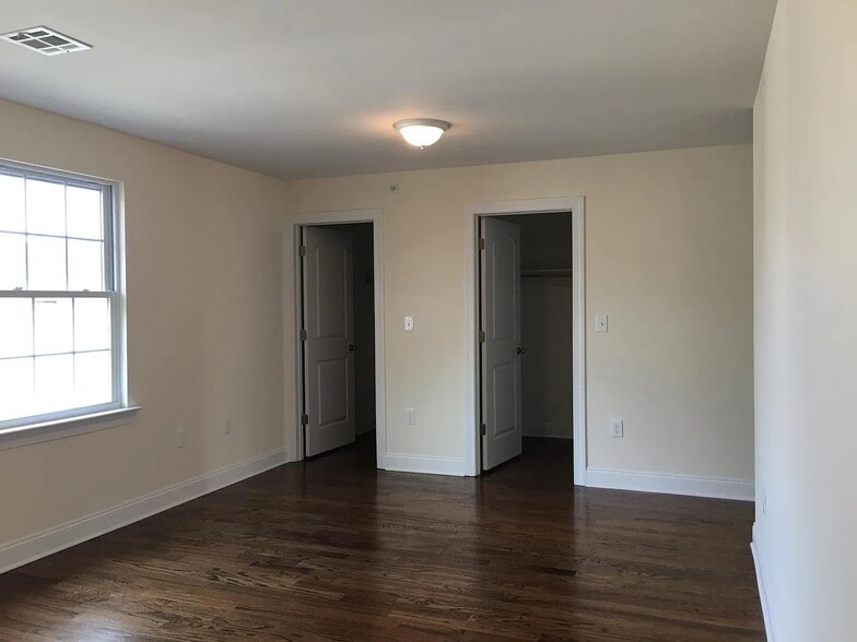 Building Photo - 11 Stanton St