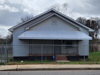 Building Photo - HOME IN GREENVILLE