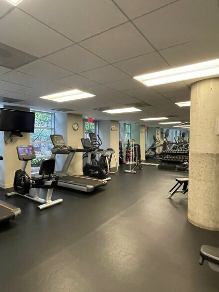 Workout Room - 720 N Larrabee St Unit 1707