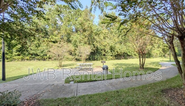 Building Photo - 8539 Gate Pkwy W