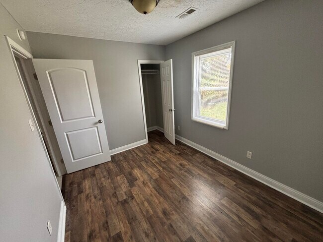 Building Photo - 721 Jackson St