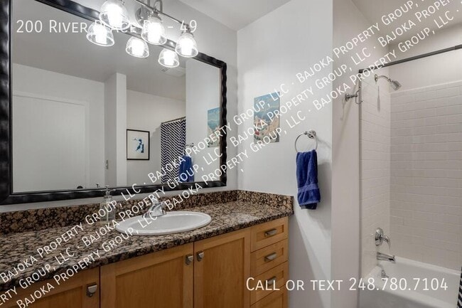 Building Photo - 200 River Pl Dr