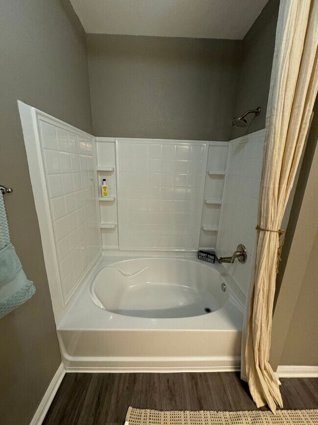 Building Photo - 1030 Farm to Market Road 2931 Apt #633, Au...