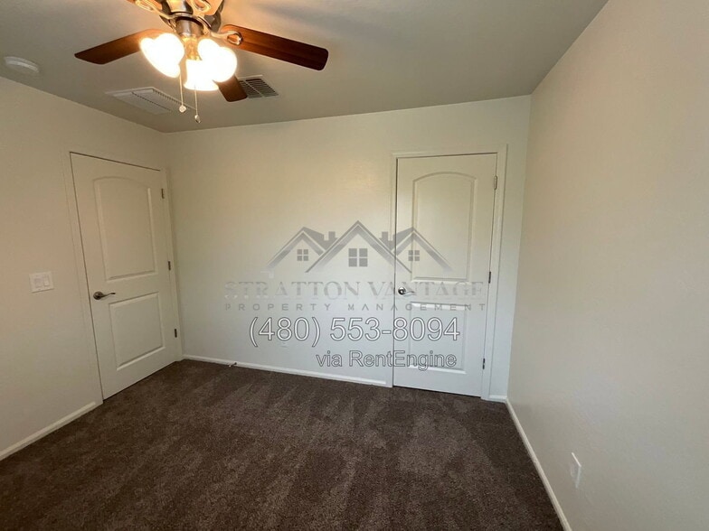Building Photo - 6112 E Paradise Ln