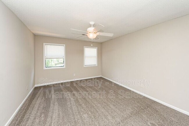 Building Photo - 11 Poets Corner