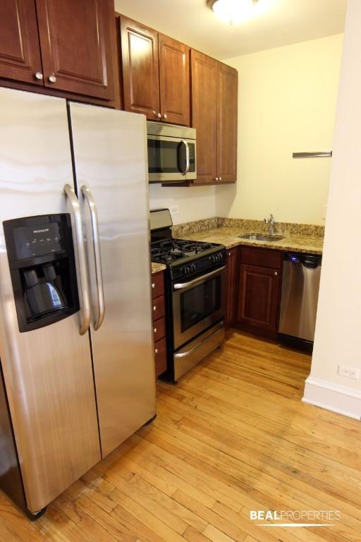 Building Photo - 1 bedroom in CHICAGO IL 60625