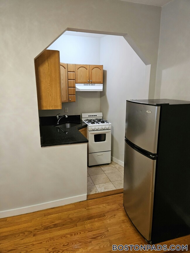 Building Photo - 38 Hemenway St