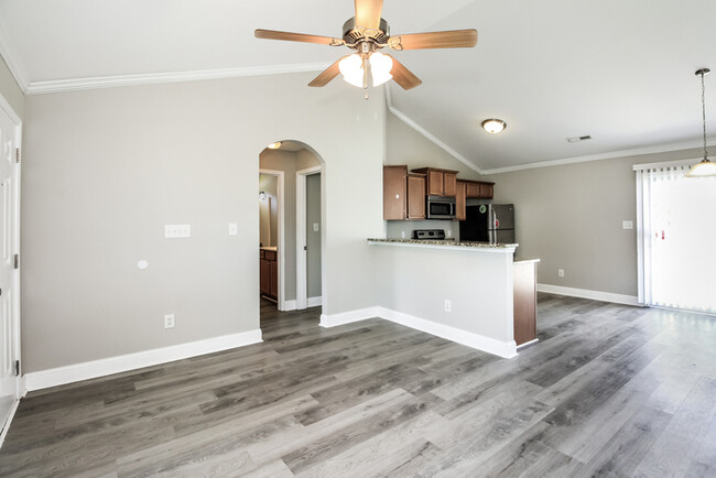 Building Photo - Charming Myrtle Beach Home