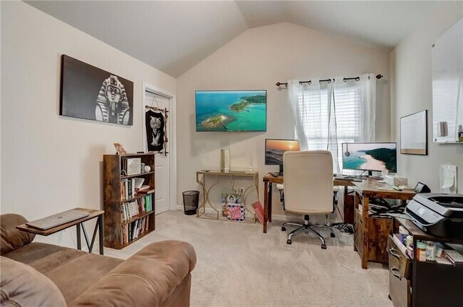 Building Photo - 7246 Gladstone Cir