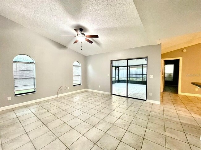 Building Photo - 10026 Chesham Dr