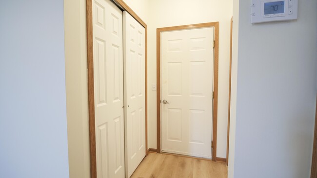 Building Photo - 15250 Florist Cir