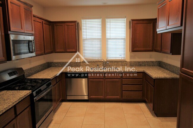 Building Photo - Very Nice 3bd/2.5ba North Natomas Home wit...