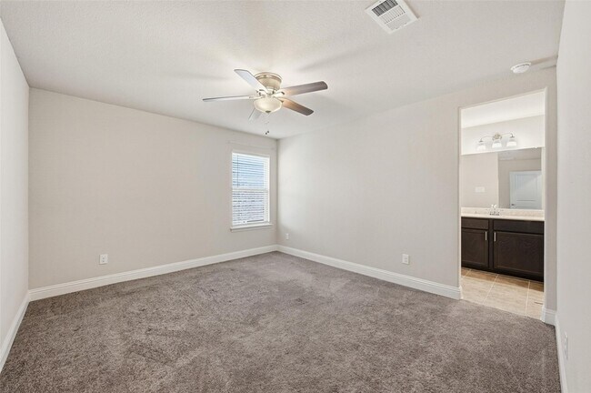 Building Photo - 5460 Blue Quail Dr