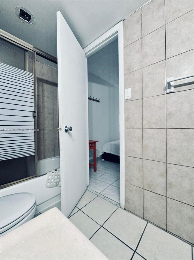 Building Photo - 3615 NE 167th St