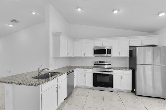 Building Photo - 13 Llovera Pl