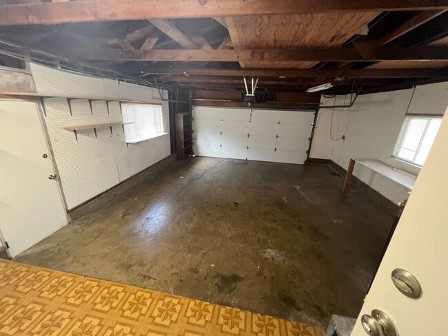 Building Photo - Large Home in Well Established Chula Vista Neighborhood