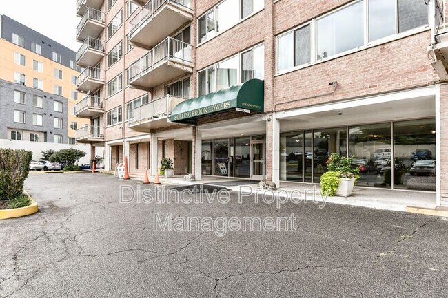 Building Photo - 4520 King St