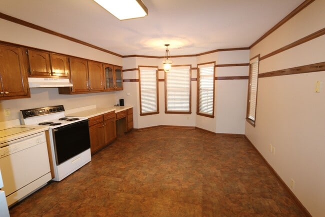 Building Photo - Southeast Memphis Family Beauty