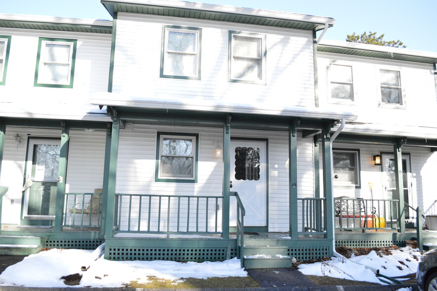 Primary Photo - 27 Maple St