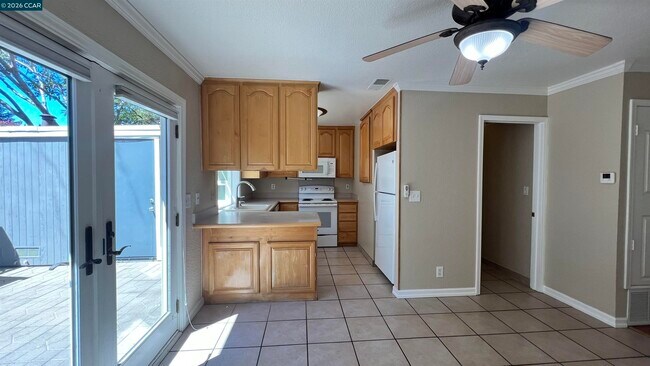 Building Photo - 2828 Royal Ann Ln