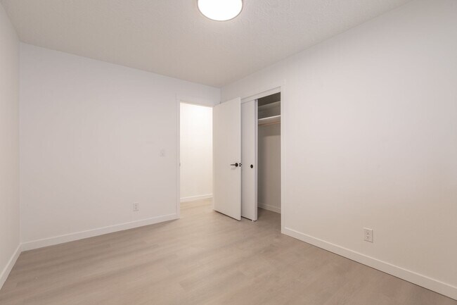 Building Photo - Crowne Pointe Apartment Homes