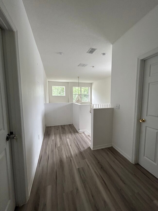 Building Photo - 1752 Cambridge Village Ct