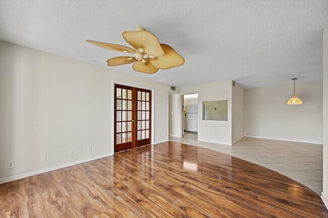 Building Photo - 2732 SW Matheson Ave