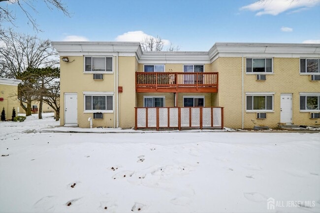 Building Photo - 22 Lake Ave