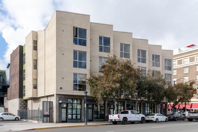 Building Photo - +++ LOOK NO FURTHER STUNNING 1BD LOFT WITH...