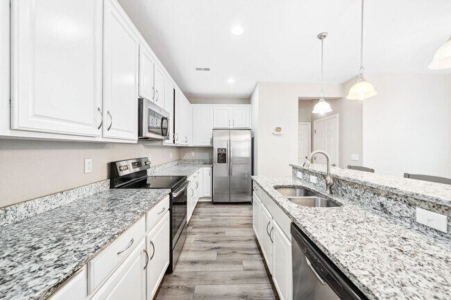 Building Photo - Modern 3BD, 2.5BA Cottonwood Condo with At...