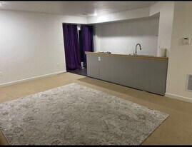 Building Photo - 100 Davidson St