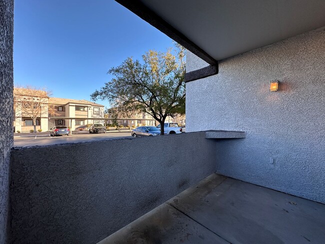 Building Photo - UPGRADED LUXURY 2BED 2 BATH CONDO IN GATED...