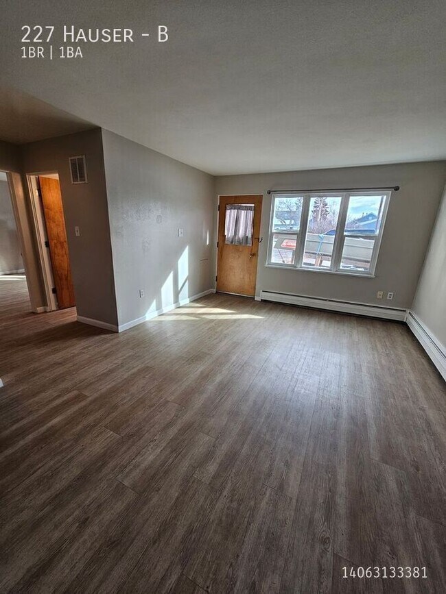 Building Photo - 227 Hauser-B