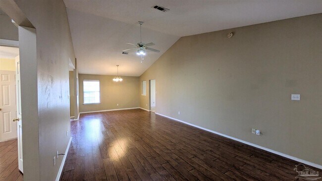 Building Photo - 213 Mirabelle Cir