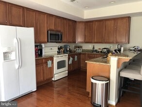 Building Photo - 44032 Delphinium Dr