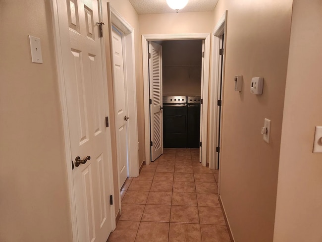 Building Photo - Belle Haven 2-Bedroom Condo with Pond View...