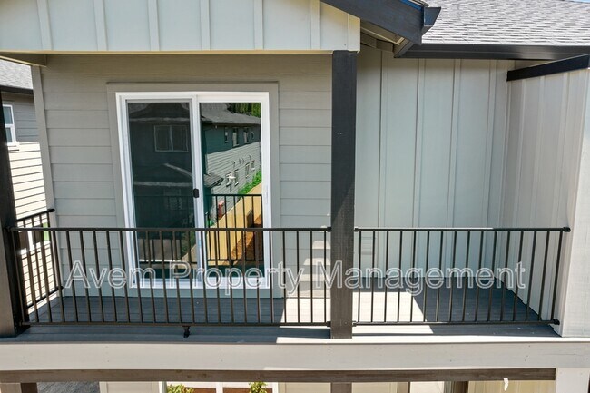Building Photo - 936 Molalla Ave