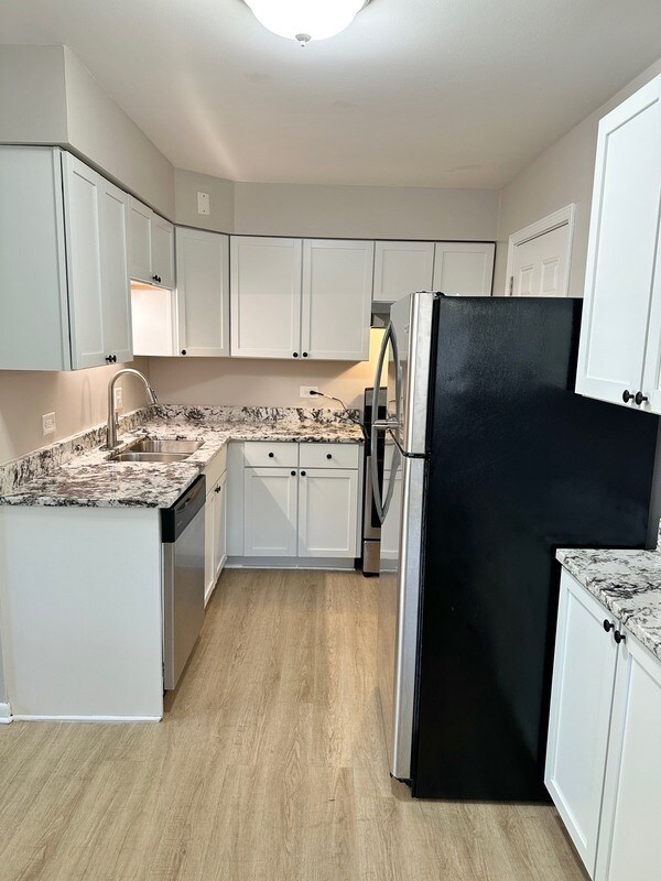 Building Photo - 525 Ryan Ln