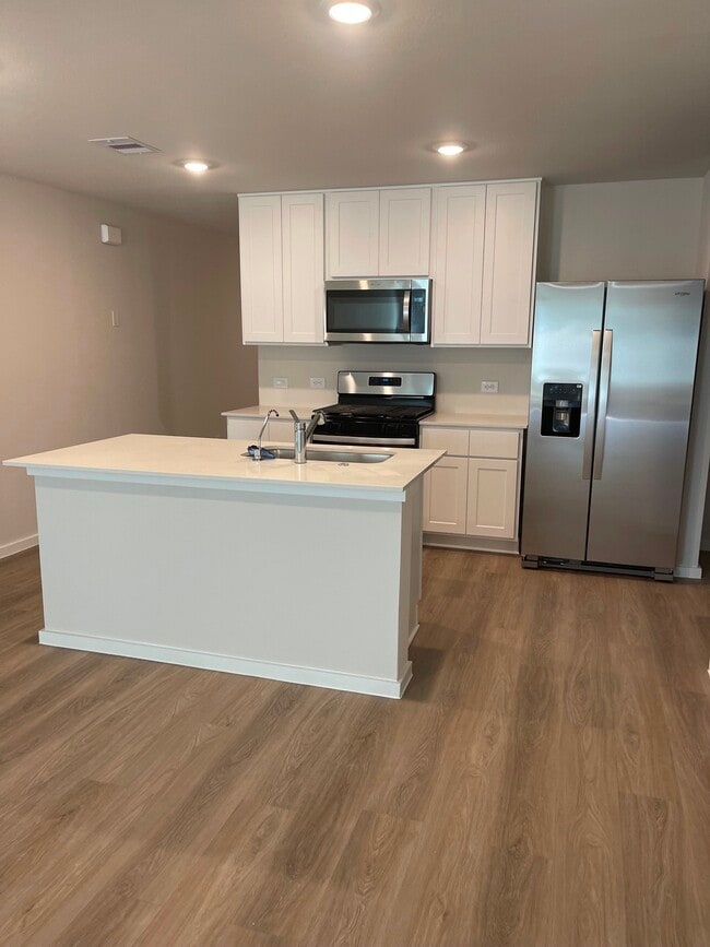 Building Photo - 12164 Lexington Heights Dr